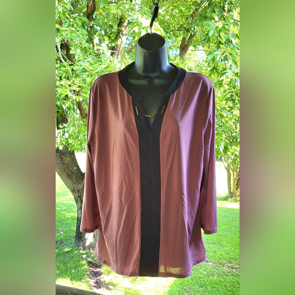 😁*BOGO SALE*😁  Stitch Collection rose color & black blouse size XL